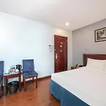 A25 Hotel - 63A Phuong Liet