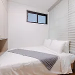 Margaery Lakeside - 2 Bedroom Apartment With Balcony