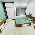 Parkside Retreat In Hanoi
