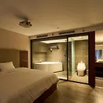 Luxury Duplex-Bridge View-Walk To Lotte Mall