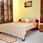 Lushstay Hanoi Train Street - Cozy