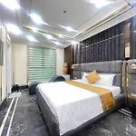 Romeo Villa Hotel Hn - By Bay Luxury