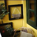 Large Window- Quiet- Old Quarter