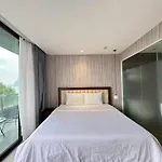 22Land Moon West Lake