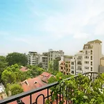 Westlake Lion Boutique Studio Hotel