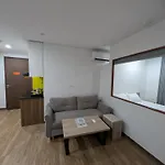 Era Apartment Lac Long Quan