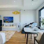 Madison Urban Stay - Free Massage And Laundry