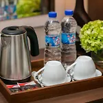 Queen Cafe Hotel