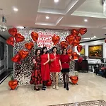 Charmpearl Hotel & Suites