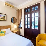 Ngoi Nha Dep Va Tien Nghi 4 Phong Ngu Tai Trung Tam Ha Noi