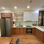 Asahi Luxstay - Golden Park Big Corner Apartment With Cau Giay Park View