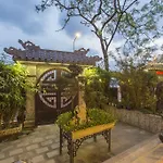 Dragon Hotel
