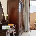Lucky Hotel