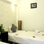 Le Petit Hanoi Hotel