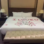 West Lake Home Hotel & Spa