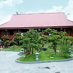 Hoa Nam Hotel