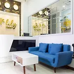 Lily Hotel
