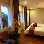 Golden River Hotel