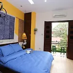 Tuti Lakeside Homestay