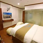 Hoang Tu Hotel