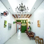 The Queen Hotel & Spa