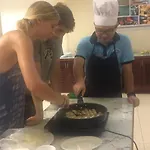 Friends Inn & Travel