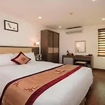 Van Mieu Hotel