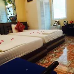 Hue\'S Family Home Stay