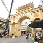 Ruby Lakeview Homestay