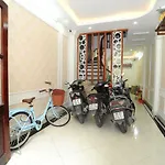 Ruby Lakeview Homestay