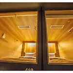 Khan Hoang Capsule Hotel
