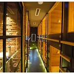 Khan Hoang Capsule Hotel