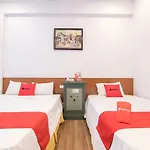Reddoorz Plus Near Van Mieu Quoc Tu Giam