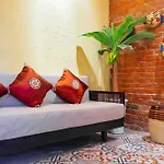1968 Homes Cozy Vintage City Centre Home