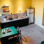 1968 Homes Cozy Vintage City Centre Home