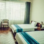 Khách sạn Tùng Anh