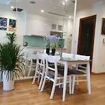 The March House No.4 * 2 Bedrooms * Park Hill Premium * Timescity