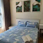 The March House No.4 * 2 Bedrooms * Park Hill Premium * Timescity