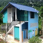 Madela Ba Vì - Nhà bên suối