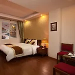 First Eden Hotel - Hang Bun