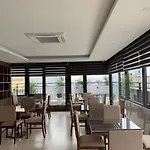 Rosarian Hotel