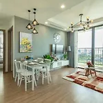 Vinhomes Green Bay Apartment - By Bayhomes