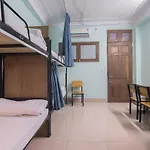 Reddoorz Hostel @ Hang Chieu Street