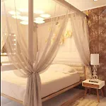 Hera Hotel