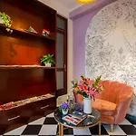 Ohana Hotel