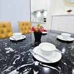 Homefromhome Metropolis Serviced Apartment