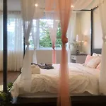 Papahouse 0M To Westlake 5 Star View