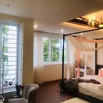 Papahouse 0M To Westlake 5 Star View