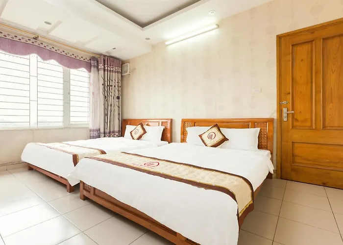 Spot On 693 Hoang Long Hotel
