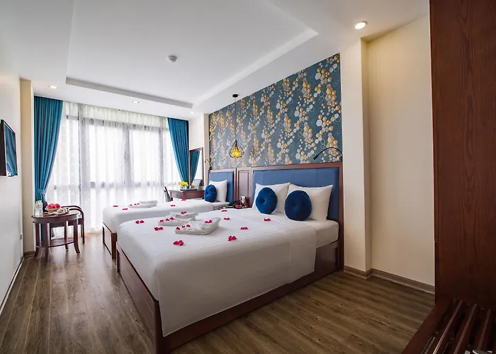 Holiday Emerald Hotel